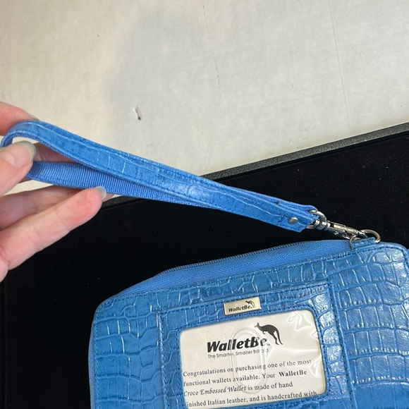 WALLEBE THE ORIGINAL NEW BLUE TEXERD LEATHER ACCORDION STYLE FUNCTIONAL WALLET - Picture 2 of 16